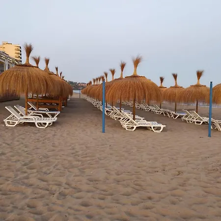 アパート Atico Castillo Primera Linea Playa フエンヒロラ