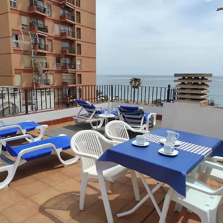 Atico Castillo Primera Linea Playa * フエンヒロラ