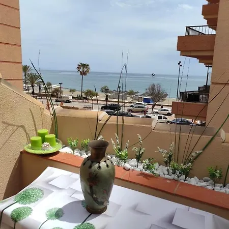 Atico Castillo Primera Linea Playa フエンヒロラ